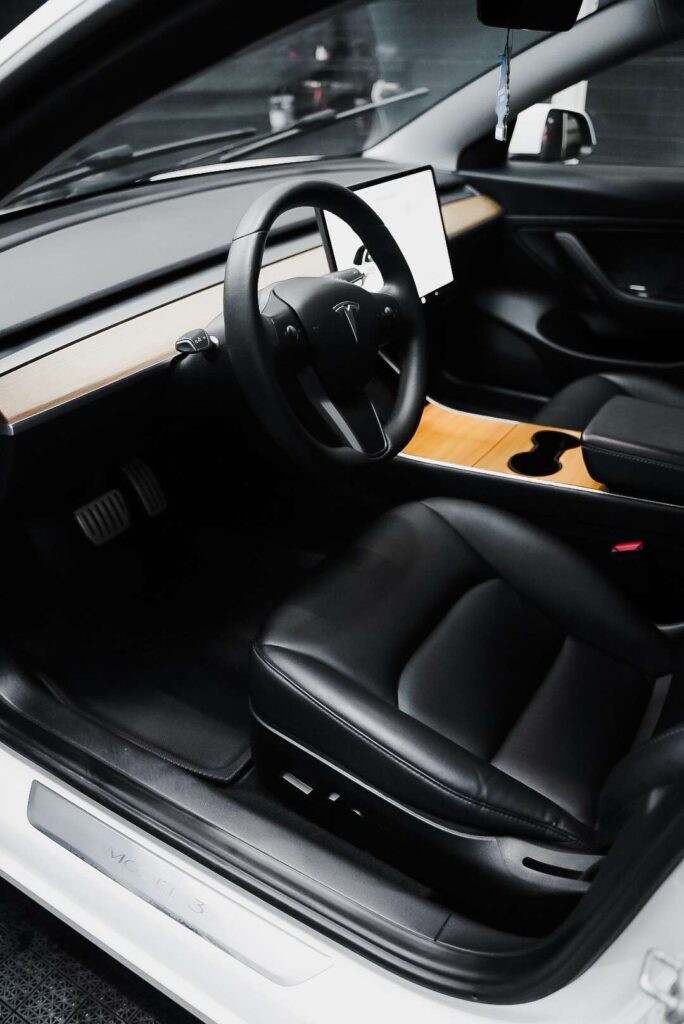 Invändig rekond Östersund – rengöring av bilens mattor