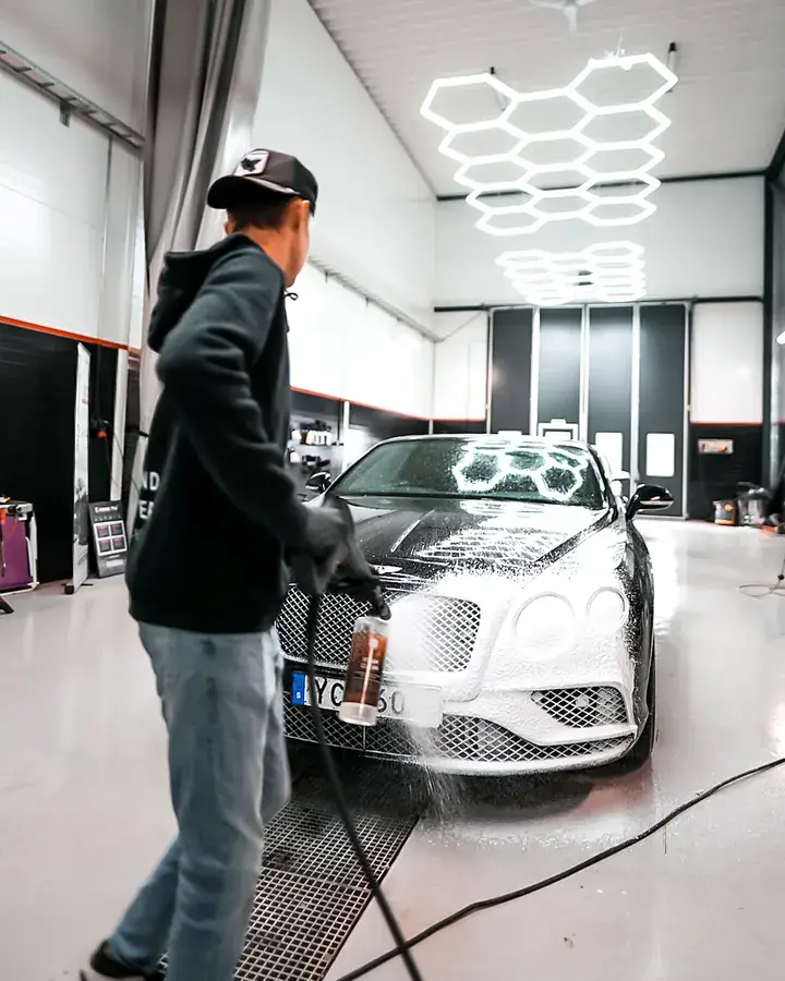 Handtvätt av Bentley hos Rekondcenter Jämtland i Östersund
